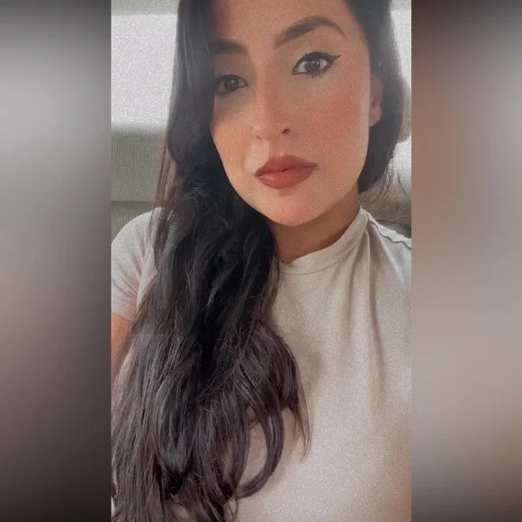 ✨Meet your Posher✨ - Picture 5 of 5